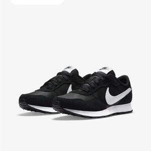 Nike MD Valiant 🖤
